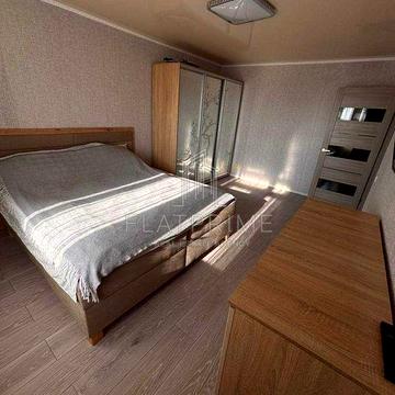 продаж 2 к. квартири м. Остер