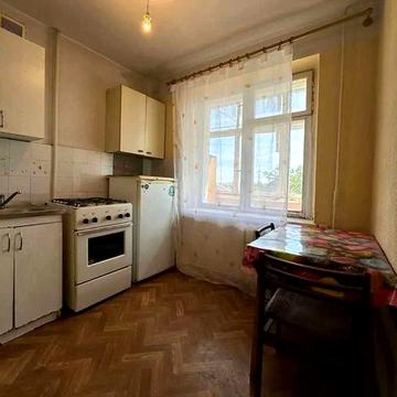 1 кім в багатоповерхівці в ЦЕГЛІ район НЕЗАЛЕЖНОСТІ (ТИТОВА) (711169)