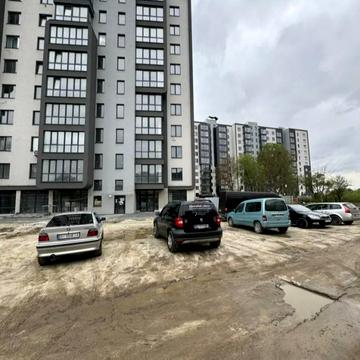 Роксоляни вул., 66