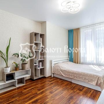 Миру вул., 6