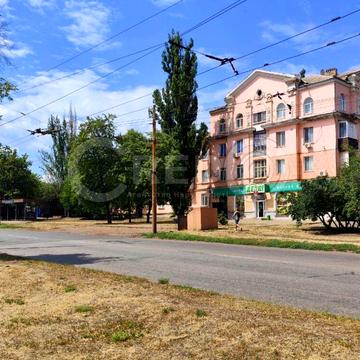 Волонтерів вул., 105