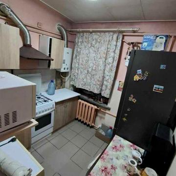 Чупринки ,поруч закладів навчальних. Студентів  теж. Рекомендую. 1 кім