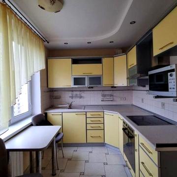 Продам 3-комнатную квартиру, ул. Свободы 35