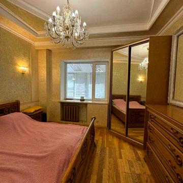 Оренда трикімнатної квартири на Металургів (111-897-074)