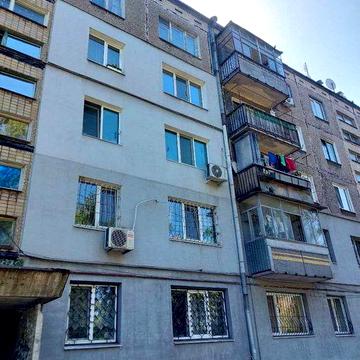 Світла та затишна квартира, роздільні кімнати