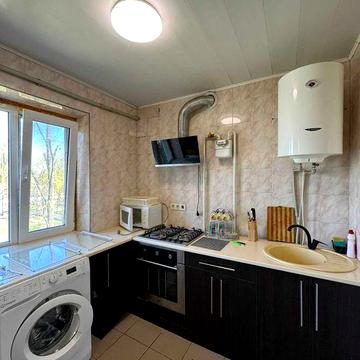 Продам 3-и кімнатну квартиру на 12-му кварталі