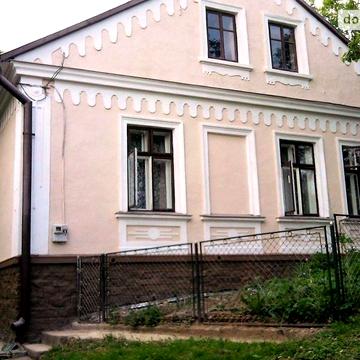 Продаж будинку з ділянкою:  м.Добромиль, вул.Лисенка,4, Львівська обл.