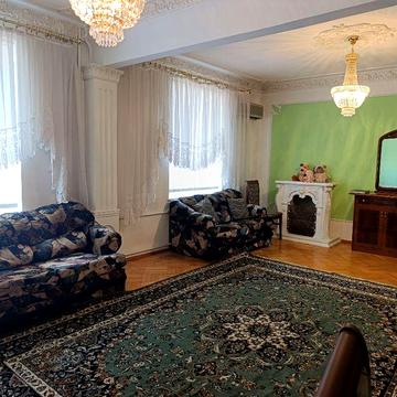 Продам цікаву квартиру 80 метрів на пр. Дм. Яворницького - Центр міста