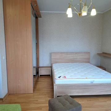 Зацепи вул., 10