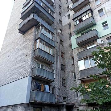 Продам трёхкомнатную ,крупногабаритную квартиру по проспекту Аношкина