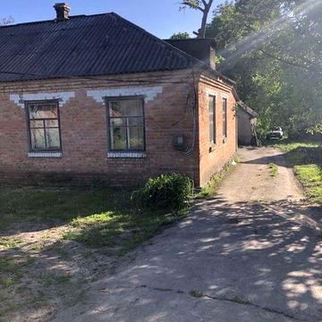 Терміново продам півбудинку.