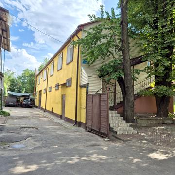 Героїв України, 78 А