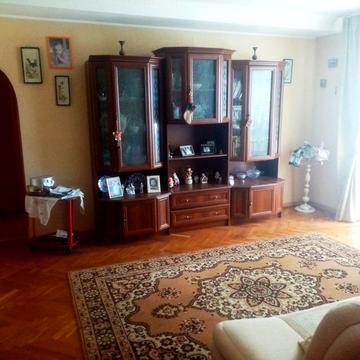 Академіка Заболотного вул., 136