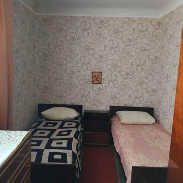 Камянецька, 99