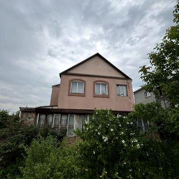 р Терміновий продаж будинку з гаражем, газ, асфальтований доїзд