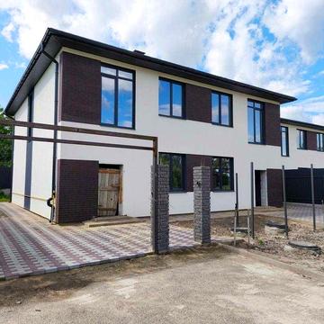 Продажа дуплексу з видом на озеро в м. Гостомель