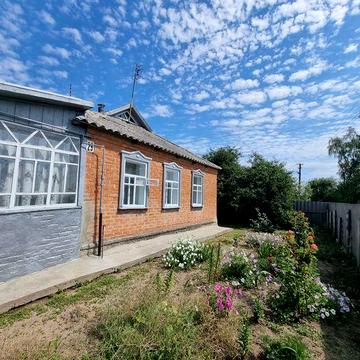 Продаж окремого, добротного будинку всі комунікації, біля Диканьки