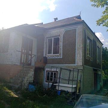 Продам будинок в  центрі Піщанки.