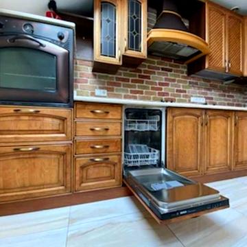 2-рівнева квартира, власне опалення, камін, центр, поруч парк Шевченка