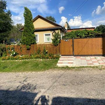 Продаєця будинок , в Гамаліївці в центрі біля магазину, з меблями