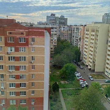 Владислава Бувалкіна вул. (Бочарова Генерала), 75
