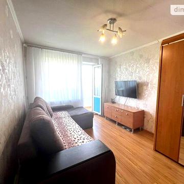 Продаж 3к Квартира Холодильна вулиця