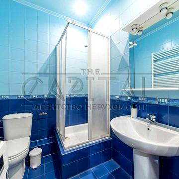 Продаж 3к квартири 141 м2 Дмитрівська 13