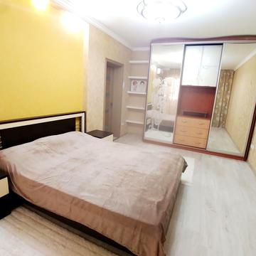Йорданська вул. (Лайоша Гавро), 3