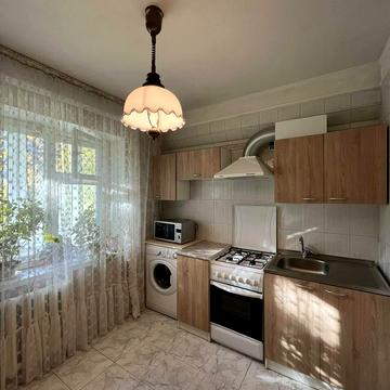 Євгена Коновальця вул. (Щорса), 35