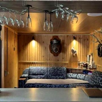 Будинок на березі Дніпра