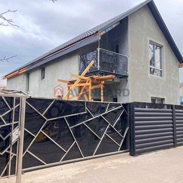 Продається двоповерховий будинок в центрі міста вул. Гоголя- Пушкіна