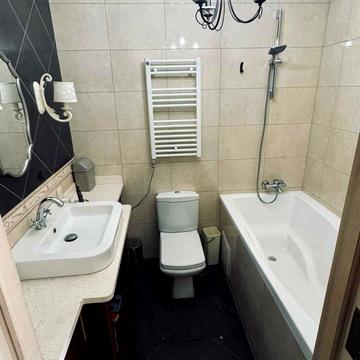 Соборності вул. (Косіора), 30