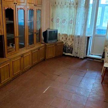 Срочно!Терміново!Продам 2-х кімнатну квартиру під ремонт,лоджія,погріб