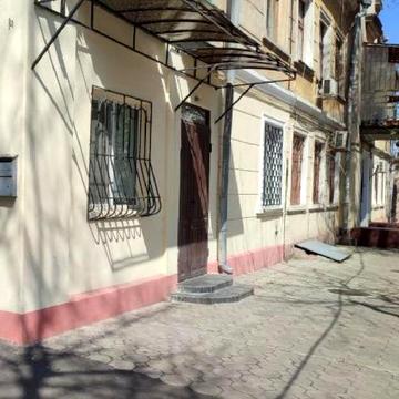 Канатна вул., 10