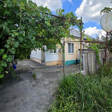 Продається жилий будинок в Зміївському районі .