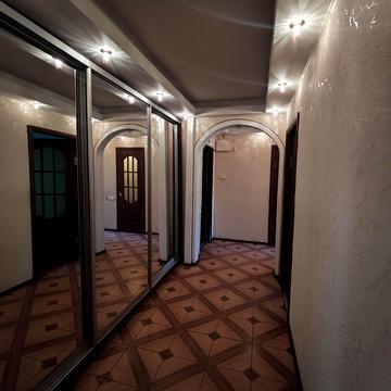 Стародніпровська вул., 11