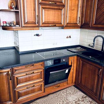 Сдам 56 м .ст и спальню Французский бульвар 22/4 Стикон.