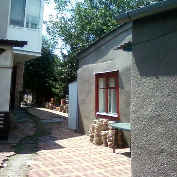 Дмитра Іванова вул., 15