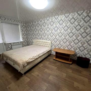 Центр города Площадь(танк) 1 комнатная квартира с современным ремонтом