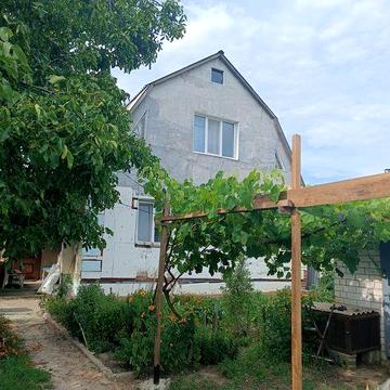 Продам 2х этажный дом цент Бабаи
