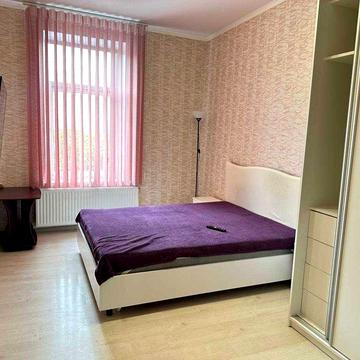 Оренда  однокімнатної квартири по вул. Зелена  Центр міста