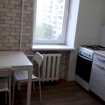 Героїв України вул. (Теплична), 5