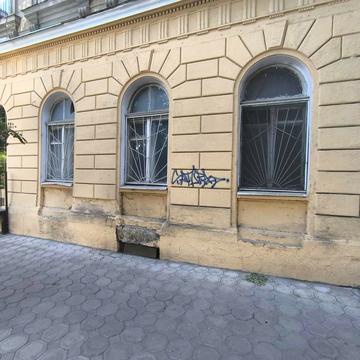 Канатна вул., 7