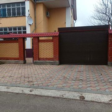 Сдам  в Фонтанці ( мінімум 5 днів) трикімнатну частину дома, є підвал.
