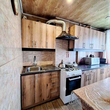 Продам 3-комнатную квартиру на Красном Камне, ул. Большая Диевская, 4