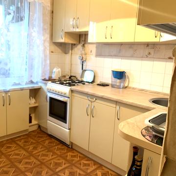 Єреванська вул., 13 к1