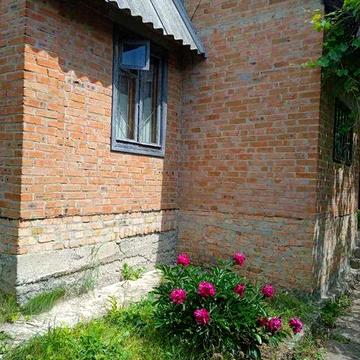 Дача, цегляний будинок, 2 поверхи, 2 кімнати, 6 соток, поруч річка