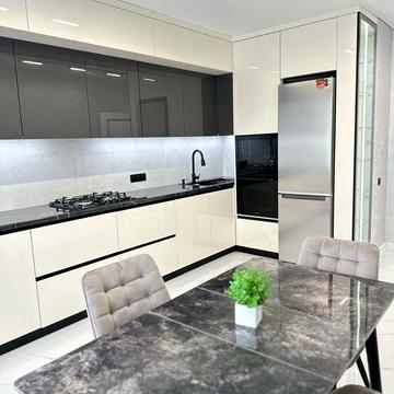 Продаж 2 кімнатної квартири на Виставці