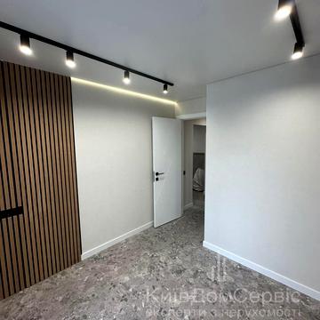 Архітектора Вербицького вул., 4