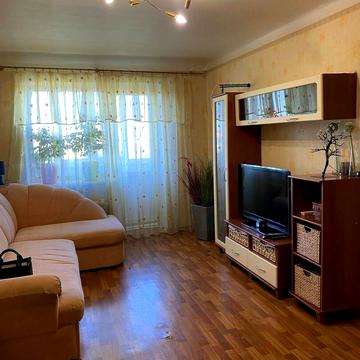 Гімназійна набережна вул. (Червоношкільна набережна), 12